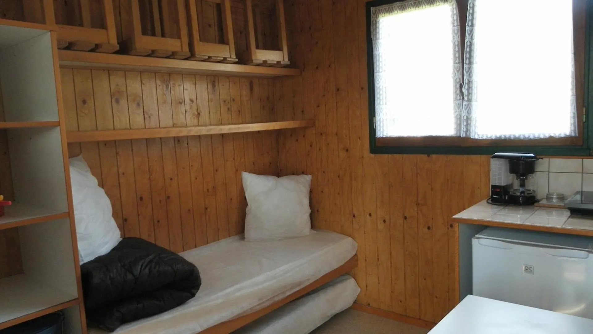 Camping De Tauves Hotel