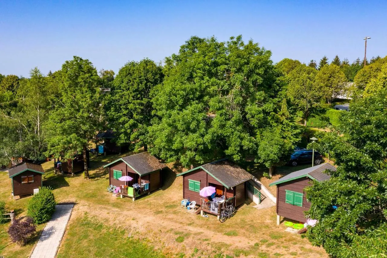 Camping De Tauves Campsite