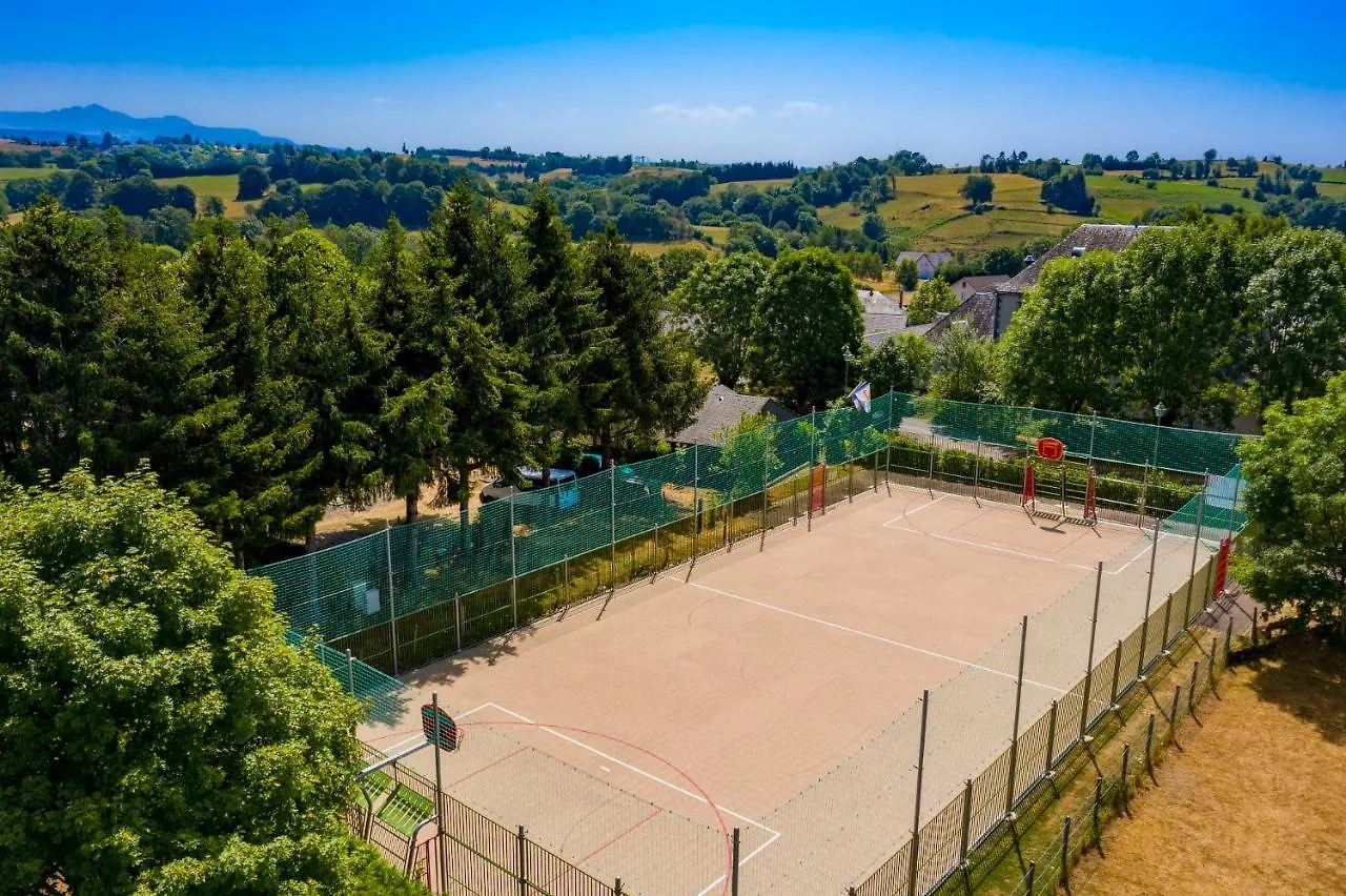 Camping De Tauves 3*,  France