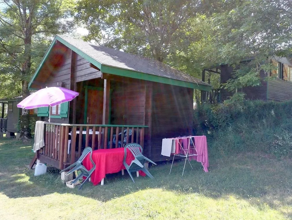 Camping De Tauves 3*,  France